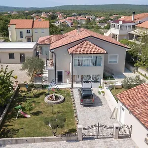 New&modern Dora Apartment Vrh (Krk)